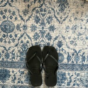 Black Havaianas Size 7/8